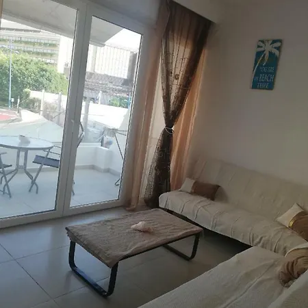 Near The Beach Apartamento Limassol